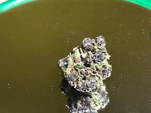 Carica l'immagine nel visualizzatore di Gallery, Infiorescenza Purple OG CBD – Cannabis Light Premium | Alta Qualità