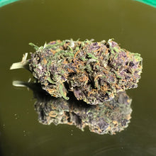 Carica l'immagine nel visualizzatore di Gallery, Infiorescenza Purple OG CBD – Cannabis Light Premium | Alta Qualità