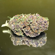 Carica l'immagine nel visualizzatore di Gallery, Infiorescenza Purple OG CBD – Cannabis Light Premium | Alta Qualità